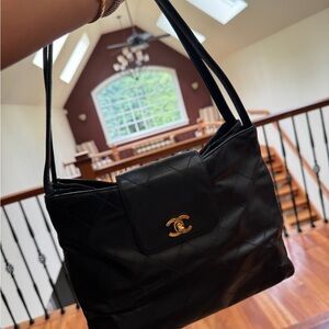 CHANEL Black Quilted Shoulder Bag with Gold CC Turnlock